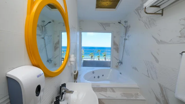 جناح بجاكوزي، Sea City Devran Hotel & Spa 7/10