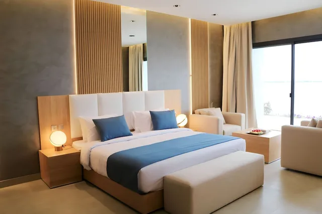 غرفة سوبيريور بسرير كينج بإطلالة على البحر، Palma Beach Resort Spa 1/6