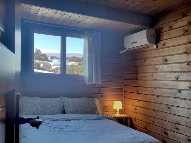 2 Bedrooms, Family, Chalet, 2 Queen Beds, Garden Area، Breakfast at Tiffany's Pension 7/10