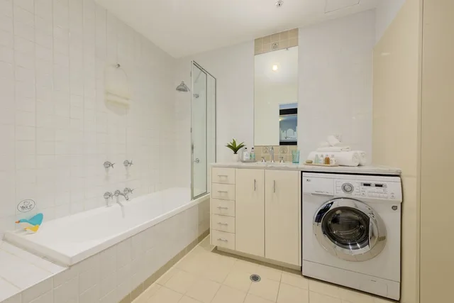 Heritage, Suite, Twin Beds, Balcony، Treasury on Collins 4/5