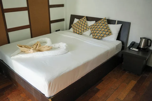 Ripple Beach Inn، Male 13/50