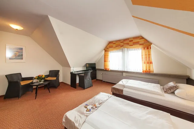 غرفة كومفورت ثلاثية بثلاثة أسرّة، Hotel Strohgaeu 2/5