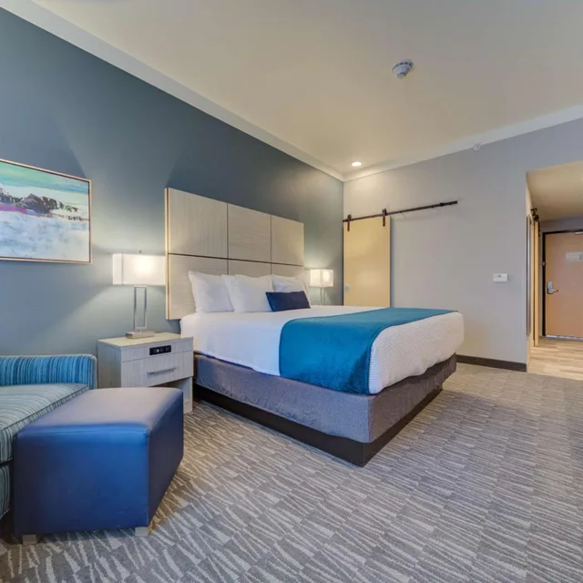 غرفة بسرير كينج بإطلالة على الجبل، Hotel Peppertree Bend, BW Premier Collection 7/10