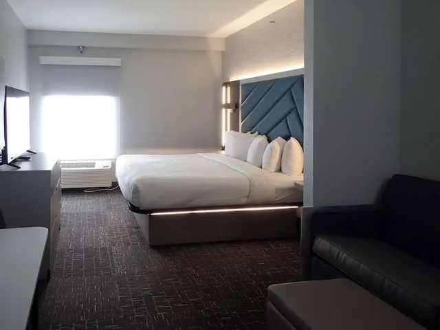 جناح تنفيذي بسرير كينج مع أريكة، Brentwood Suites Nashville, an Ascend Collection Hotel 2/4
