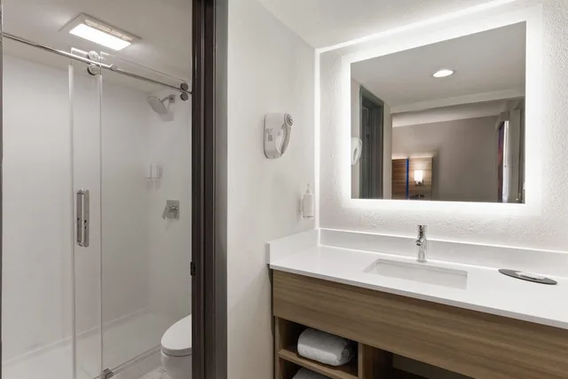 غرفة بسرير كينج، La Quinta Inn Nashville South 3/4
