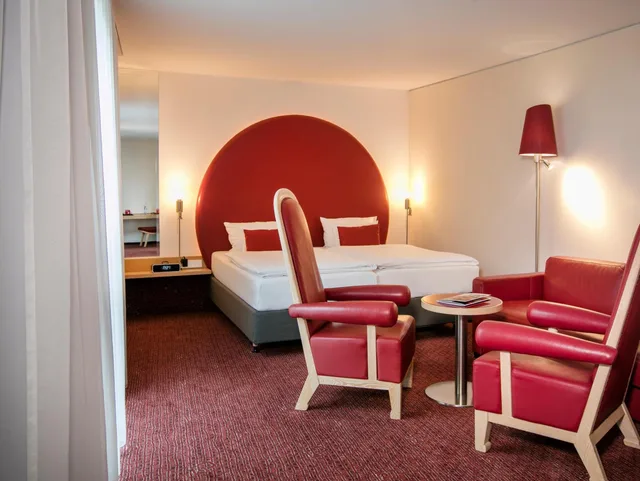 جناح جونيور، Arcotel Rubin Hotel 2/7