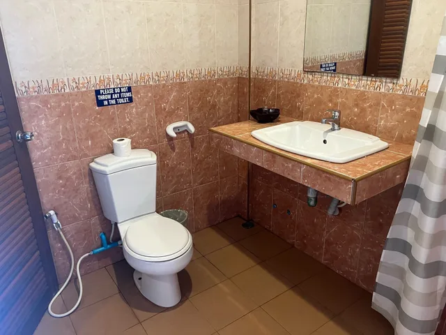 غرفة سوبيريور بسرير كينج، LANTA SEAFRONT RESORT 3/3