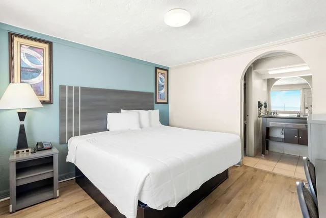 غرفة قياسية بسرير كينج، Econo Lodge Galveston Seawall, TX 6/10