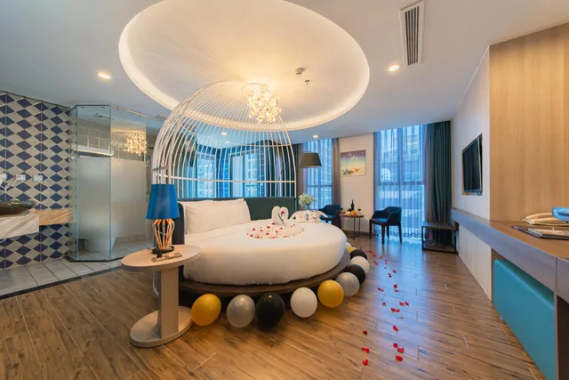 Suite, Aaron Hotel 2/2