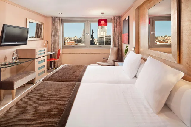 غرفة قياسية ثلاثية، Melia Madrid Princesa Hotel 2/8