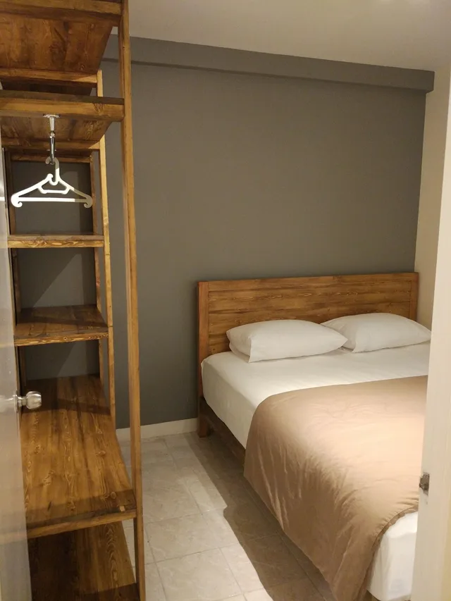 شقة بريميوم بسرير كينج وسرير كوين وسرير بطابقين بإطلالة على الجبل بـ3 غرف نوم بمطبخ صغير، Apartment Queen Victoria Batam 2/3