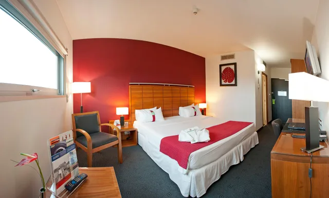غرفة قياسية ثلاثية، Holiday Inn Bordeaux Sud Pessac 1/1