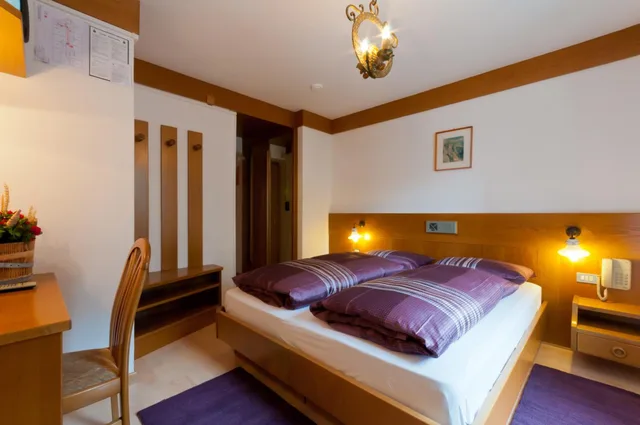 Economy, Double or Twin Bed, HOTEL CHALET PINETA 3/6