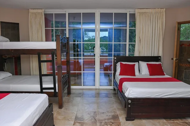 غرفة عائلية بسريرين منفصلين وأسرّة بطابقين وسريرين كوين بإطلالة على الجبل، Hotel Campestre Villa Ocha 2/5