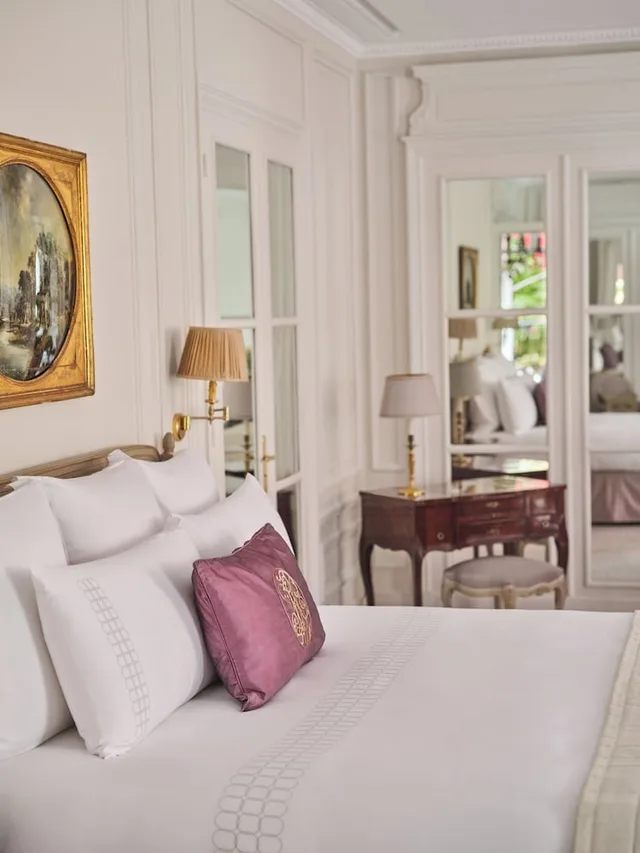 Prestige, Junior Suite, King Bed, Hotel Plaza Athenee 2/5