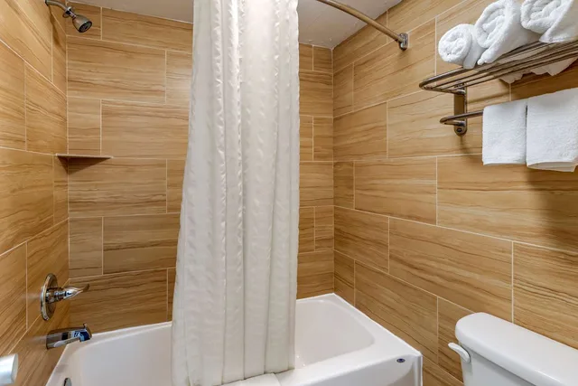 غرفة بسريرين مزدوجين، Econo Lodge Charlottesville North - University Area 5/5