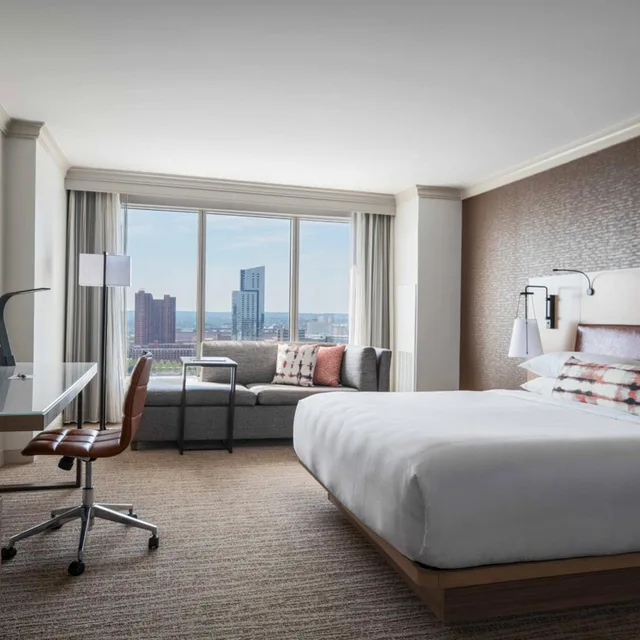 غرفة بسرير كينج بإطلالة على المرفأ في طابق مرتفع، Baltimore Marriott Waterfront 1/7