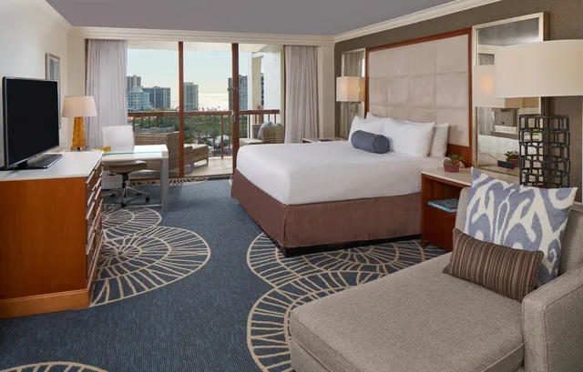 Room, King Bed, Gulf View، Signia Hilton Naples Grande Beach Resort 5/10