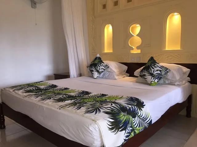 غرفة قياسية بسرير مزدوج بإطلالة على البحر، Reef Hotel Mombasa 1/4