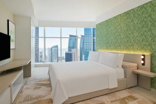 شقة كبيرة بسرير كينج وسرير كوين بإطلالة على المدينة بغرفتي نوم، Element West Bay Doha 4/9