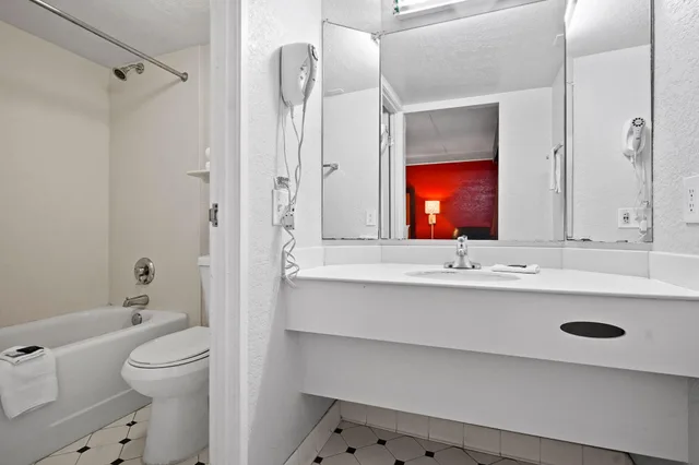 غرفة بسرير مزدوج، La Quinta Inn by Wyndham Costa Mesa / Newport Beach 6/6