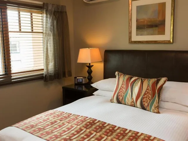 غرفة بسرير كوين، Columbia Cliff Villas Hotel 2/4