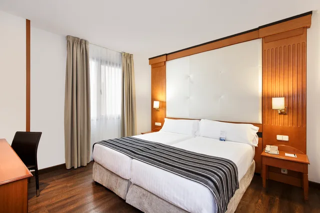 غرفة قياسية بسرير مزدوج، Melia Granada 1/3