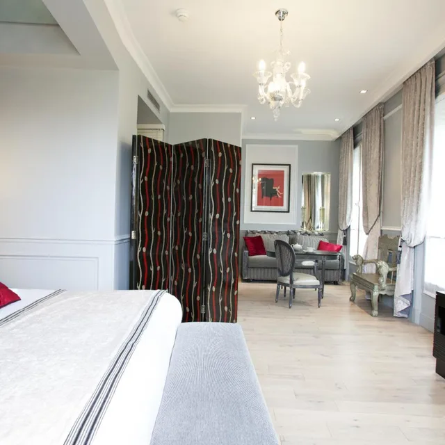Prestige, Suite, Sofa, Maison Albar Hotel Paris Champs Elysees 6/10