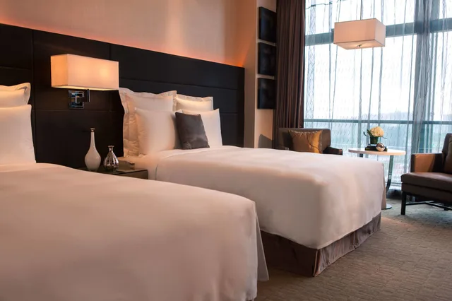 غرفة كلوب بسرير كينج بإطلالة على المدينة، Renaissance Guiyang Hotel 8/10