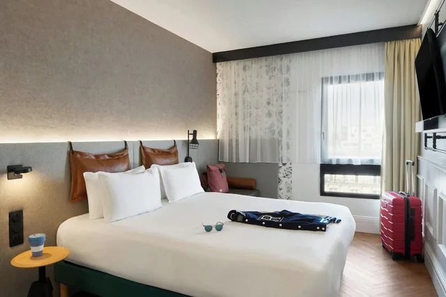 Moxy, Queen Bed، Moxy Paris La Villette 1/10