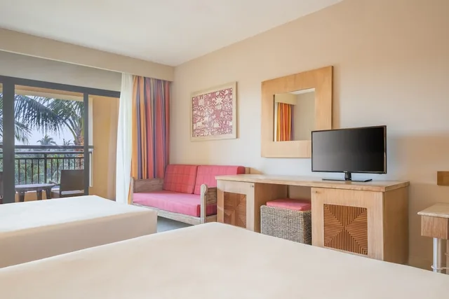 Premium, 2 Double Beds, Near the Pool، Iberostar Waves Bahia 1/3