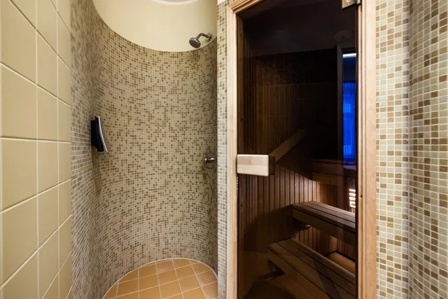 Suite, Sauna، London Hotel 4/5