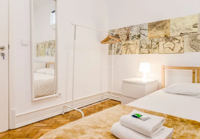 شقة عائلية بسريرين مزدوجين بـ6 غرف نوم مع أريكة، Home Out Rooms and Apartments 3/10