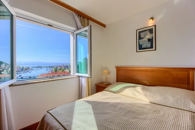 غرفة بسرير مزدوج بإطلالة على البحر، Hotel Villa Dvor 4/6