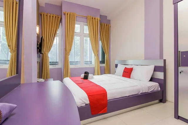 غرفة بسرير مزدوج، Reddoorz Plus Near Stasiun Bekasi 7/8