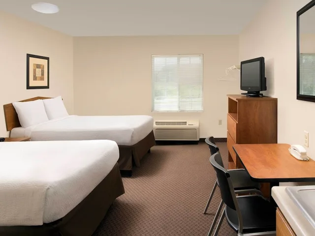 غرفة قياسية بسريرين مزدوجين، WoodSpring Suites Junction City 1/2
