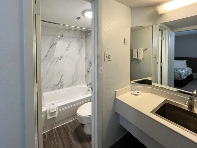 2 Full Beds - Non-Smoking, Kitchen، Studio6 Lafayette, LA - I-10 & I-49 N 7/8