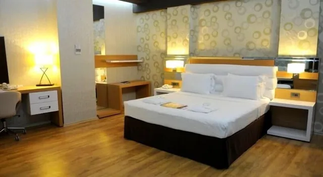 غرفة مفردة بسرير كينج، Anemon Grand Adana Otel 2/3