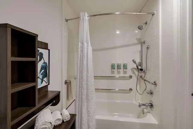 جناح بسرير كينج لذوي الإعاقة، BEST WESTERN LAPLACE INN 4/4