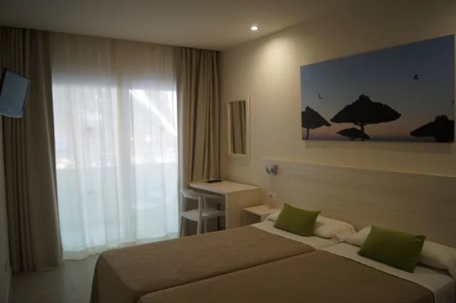 Room, Queen Bed, Xaloc Playa 4/8