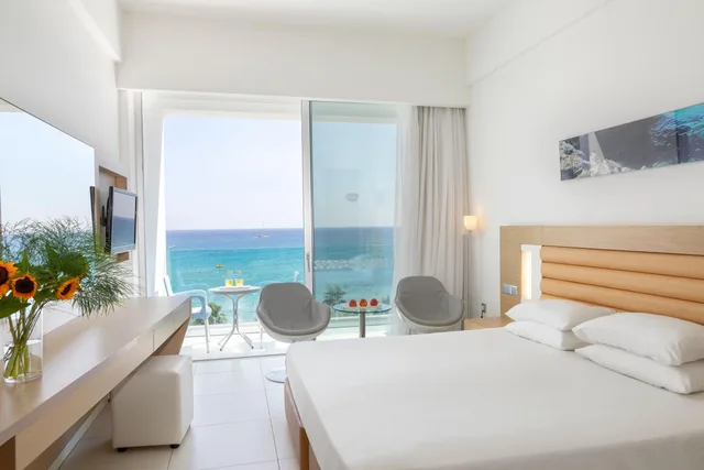 غرفة قياسية بسرير فردي بإطلالة على البحر، Vrissaki Beach Hotel 2/10