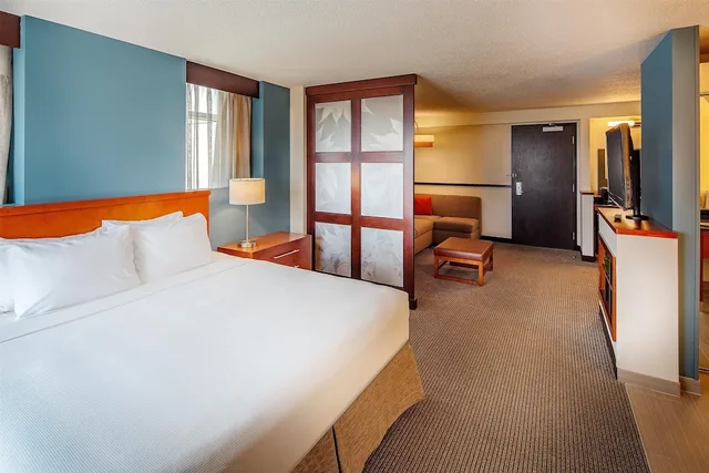 غرفة بسريرين كوين مع أريكة لذوي الإعاقة، Hyatt Place Madison Downtown 4/10