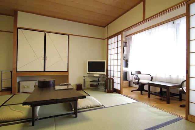 غرفة قياسية بفرشتي فوتون بحمام مشترك، Kyoto Higashiyamasou 2/4