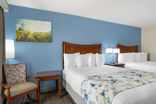غرفة قياسية بسريرين كوين للمدخنين، Best Western Inn & Suites Monroe 3/6