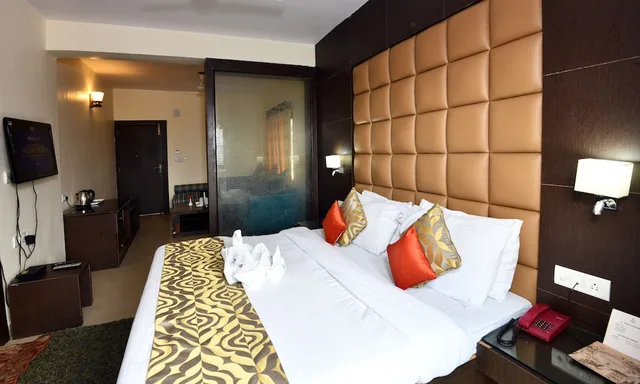 1 Bedroom, Executive, Suite, Double Bed, Dynasty Resort, Khurpatal 5/7