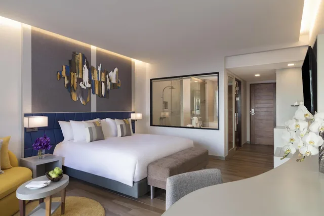 Avani, Superior, King Bed, Sea View، Avani Ao Nang Cliff Krabi Resort 2/6