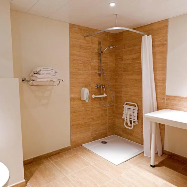 غرفة عائلية، Hotel Saint Etienne 6/6