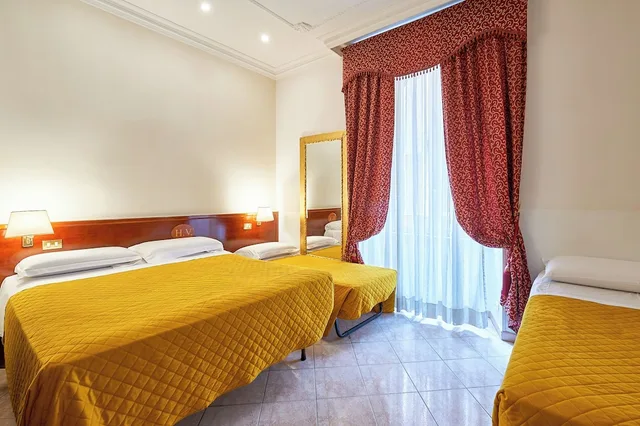 غرفة قياسية رباعية بأسرّة بطابقين، Virginia Hotel 1/10