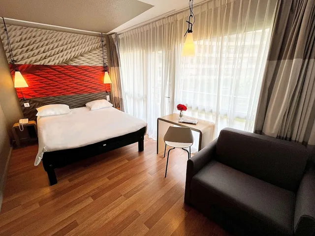 غرفة قياسية بسرير مزدوج وسرير فردي، ibis Cannes Plage La Bocca 5/10