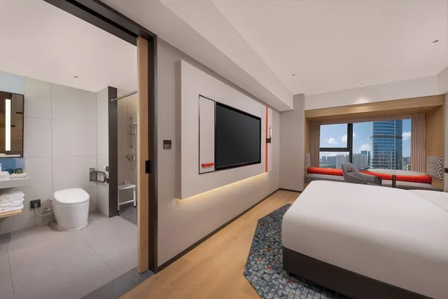 غرفة قياسية بسرير كينج لذوي الإعاقة، Holiday Inn Express Rizhao Oriental Colorful City by IHG 3/4